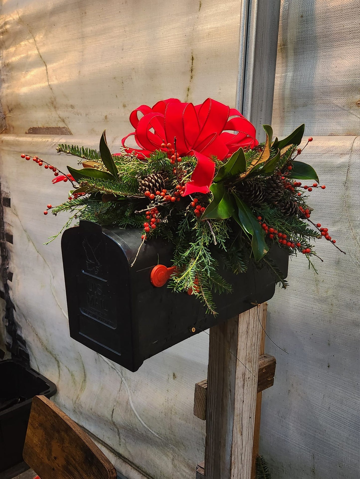 Small Mailbox Topper